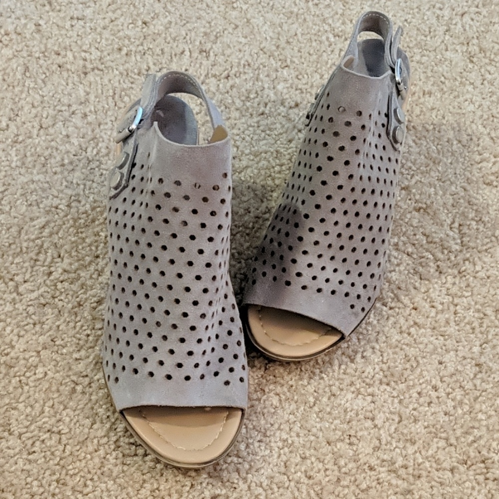 Stylish chunky heel👡